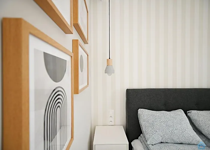 Beige 3city With Parking In By Renters * グダニスク