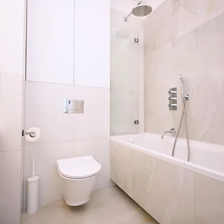 Beige 3city With Parking In By Renters 公寓 格但斯克