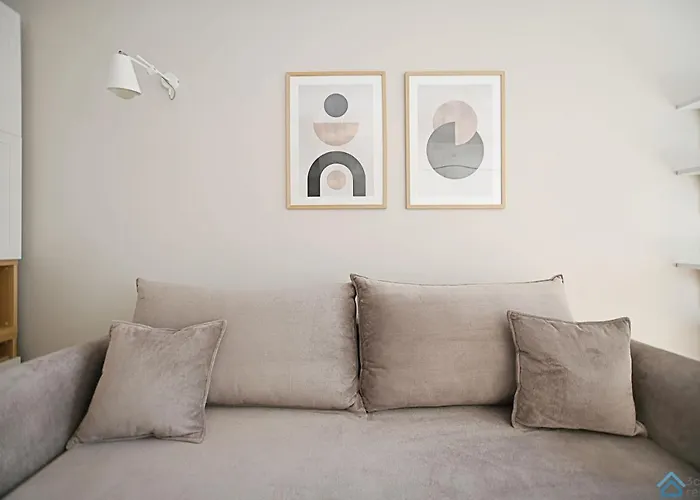 Beige 3city With Parking In By Renters