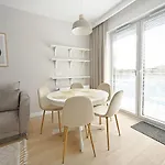 Апартаменты Beige 3city With Parking In By Renters *