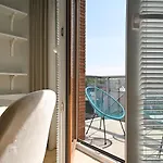 Beige 3city With Parking In By Renters Апартаменты *