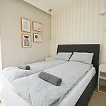 Beige 3city With Parking In By Renters Гданьск
